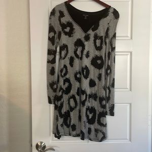 Black and grey pattern long sleeved dress size Small- Kensie